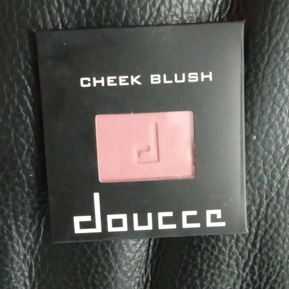 DOUCCECheek Blush in RSVP - Picture 2 of 3